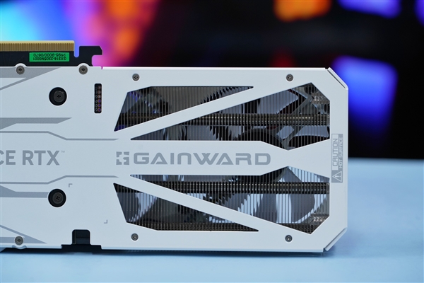 純白外殼淡雅清新！耕升RTX 4060 Ti踏雪顯卡圖賞(圖12)
