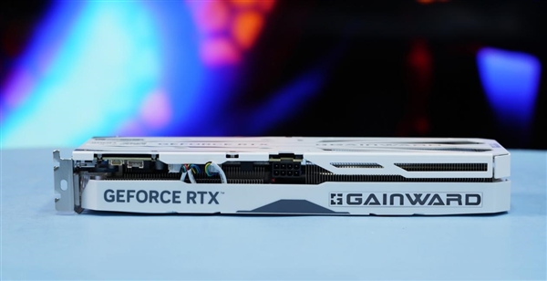 純白外殼淡雅清新！耕升RTX 4060 Ti踏雪顯卡圖賞(圖10)
