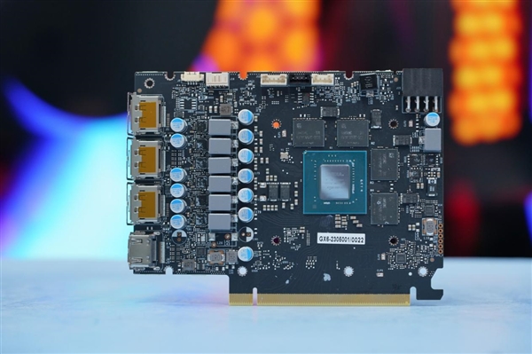 純白外殼淡雅清新！耕升RTX 4060 Ti踏雪顯卡圖賞(圖16)